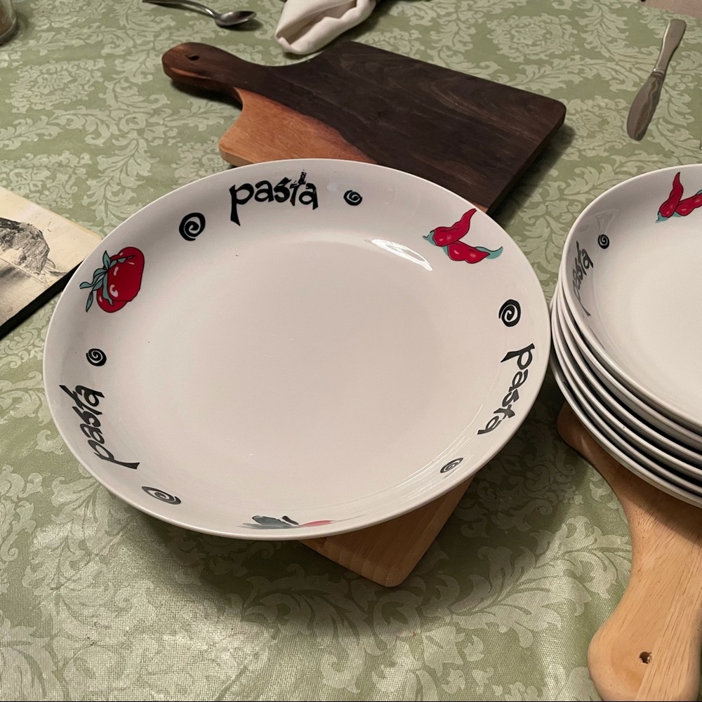 Set of 7 Porcelain Pasta Dishes - Picture 5 of 6